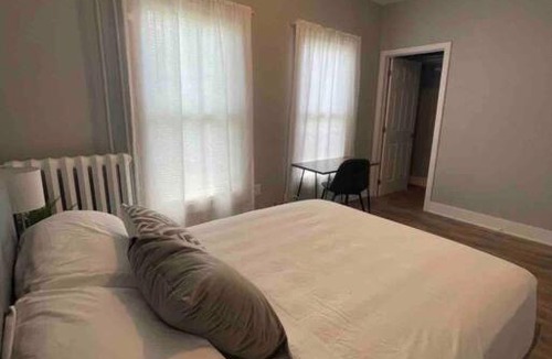 York - Haig Apartment | The Loft 3 BEDS 1 BATHS