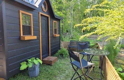 Port McNicoll House | The Love Shack - Glamping Room