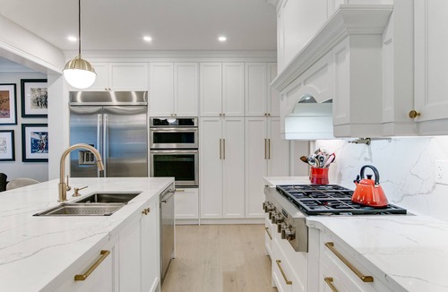 Etobicoke House | The Luxe Haven Retreat-5star experience 3br