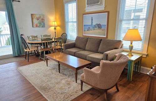 Cherry Valley House | The Monarch - 4 Butternut