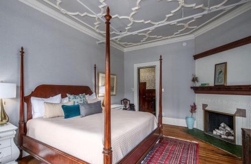 Summit - University Bed & Breakfast | The New Victorian Mansion Bed & Breakfast