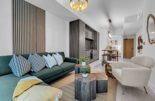 Toronto Entertainment District Apartment | The Noho Signature Collection