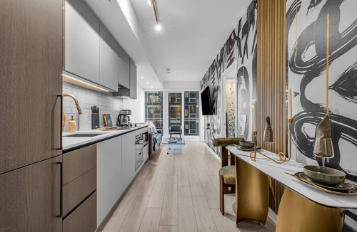 Toronto Entertainment District Apartment | The Noho Signature Collection