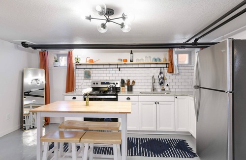 Union Park Apartment | The Nook Studio Apartment - Centrally located in the Twin Cities!