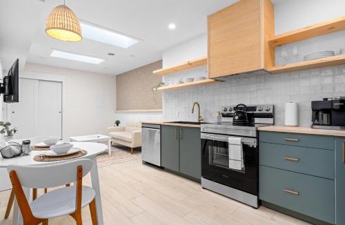 Belleville Apartment | The Olympia: Front Street Flats