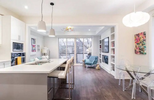 Thornhill House | The One Toronto Home - Elevator & Jacuzzi