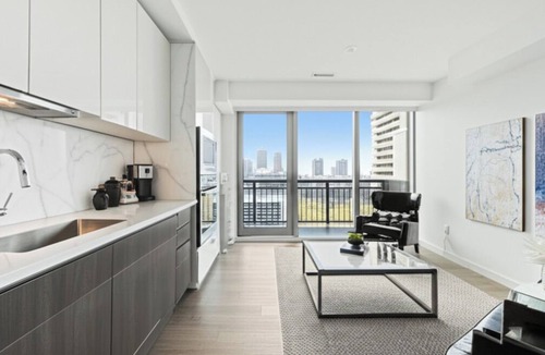 CityPlace Apartment | The Pearl Waterfront Estate