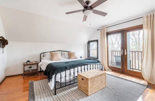 Round Top Ski Chalet | The Pine Tree Chalet: Perfect Getaway in Catskills