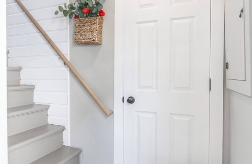New Prague Apartment | The Poppy Seed Inn -Rose Suite
