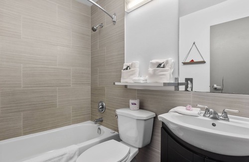 The Nation House | The Restauparc Motel! A relaxing and affordable experience.