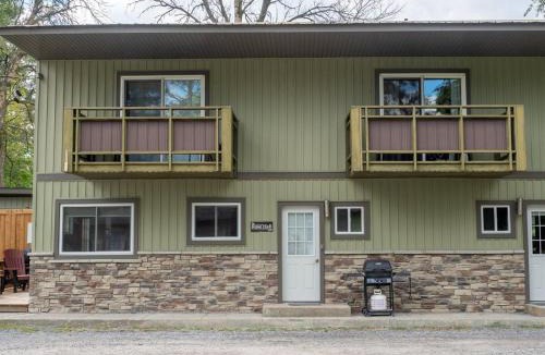 Bloomfield House | The Rosehall: PEC Waterfront Stay