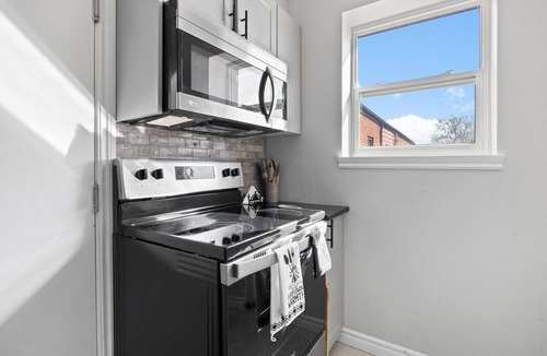 Walkerville Apartment | The Sapphire and Amber Suite - Sleeps 4