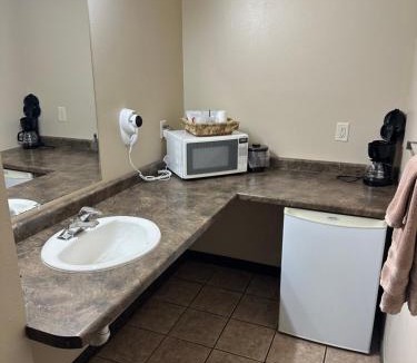 Houston County Hotel | The Sawmill Inn