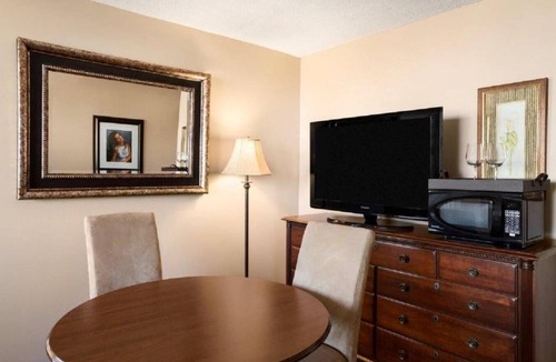 Timmins Hotel | The Senator Hotel & Conference Centre Timmins