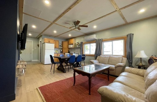 Selwyn House | The Shearer - 3-Bedroom Waterfront Cottage