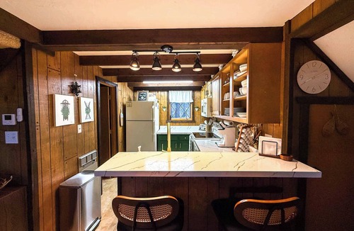 Upson Ski Chalet | The Snuggery @ Whitecap ~ Ensuite Sauna *Now with A/C*