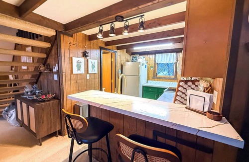 Upson Ski Chalet | The Snuggery @ Whitecap ~ Ensuite Sauna *Now with A/C*