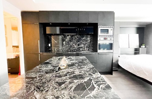 Toronto Entertainment District Condo | The Spot at Bisha