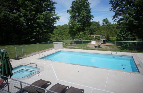 North Frontenac Apartment | The Suite - Myers Cave Resort