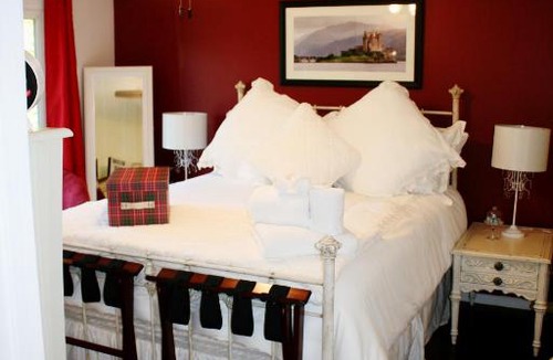 Ajax Bed & Breakfast | THE TARTAN HOUSE BED & BREAKFAST