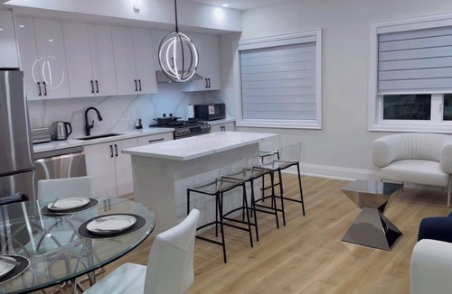 Dovercourt Park Apartment | The Toronto Vibe – Unforgettable