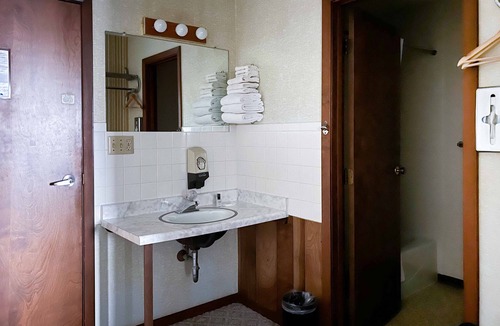 Slayton Hotel | The Trail Inn - Slayton, MN - HWY 59