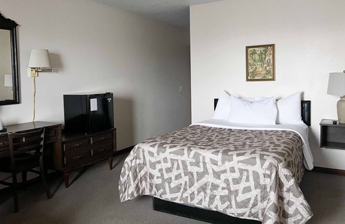 Slayton Hotel | The Trail Inn - Slayton, MN - HWY 59