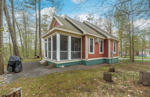 Cherry Valley House | The Tree Frog - 12 Pine Forest