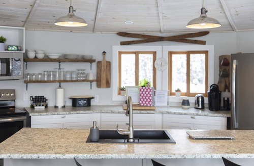 Huntsville House | The Triple Round House, In The Heart Of Hidden Valley Ski Hill & Peninsula Lake