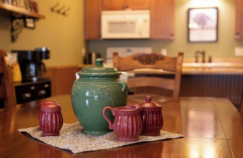 Redwood Falls House | The Vintage Inn - Hidden Gem!
