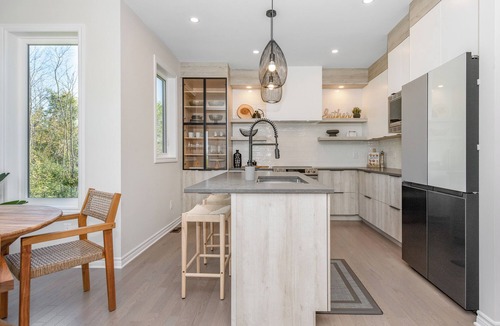 Kemptville House | The Wabi Sabi: 5-bedrooms luxury golf course home