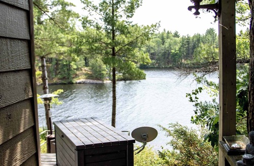 Gravenhurst Cottage | The Willow | Lakefront Cottage | Muskoka