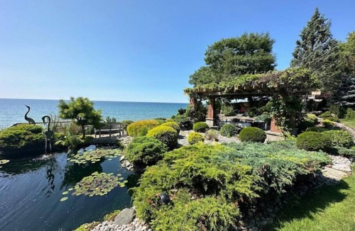 Cobourg Apartment | The Wind in the Willows - Luxury Lakefront Spa For Twon