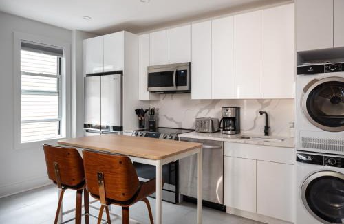Greenpoint Apartment | Three Bedroom Brooklynite Condo-Hotel Suite!