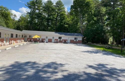 Bobcaygeon Hotel | Three Island Motel