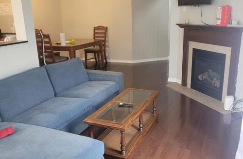 Cardinal Creek House | Three-room townhouse