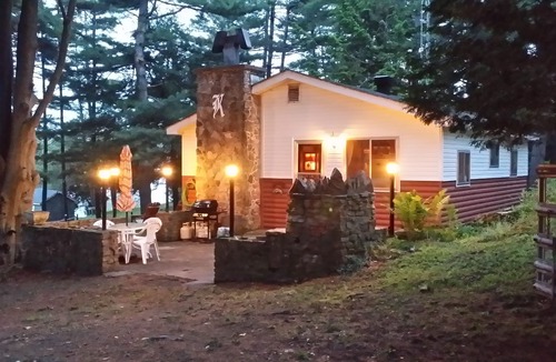 Rideau Lakes House | Ti-De Oaks- cozy cottage on Opinicon Lake on Rideau Canal
