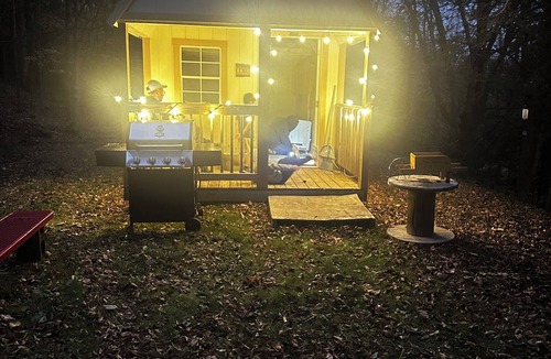 De Lancey Cabin | Tiny Home Off The Grid