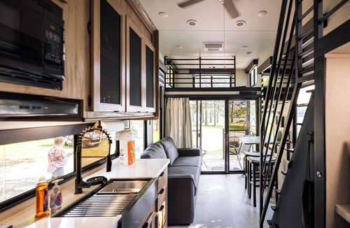 Nevis House | Tiny RV Escape with Stunning Lake Views, AC, WiFi