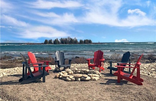 Tobermory House | Tobermory Lake Front (Huron) Brand New Build!