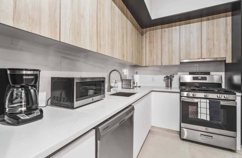 Central Park South Apartment | Top Notch 2-Bed/2-Bath in UES Mins to Central Park