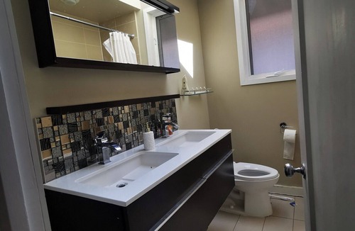 Midtown Toronto House | Toronto central area spacious room