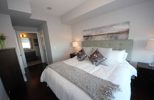 Markham Condo | Toronto Markham Center & Cineplex entertainment complex
