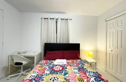 Fairbank House | Toronto Room with Balcony - Midtown