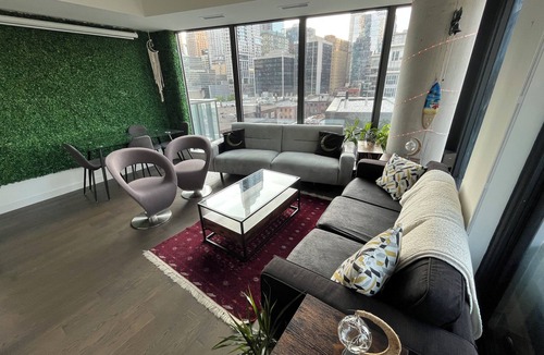 St. Lawrence Condo | Toronto's Most Beautiful Unit at the Best Location for Monthly Rent