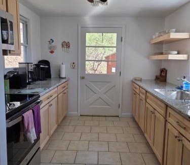 Hillsdale House | Tory Hill