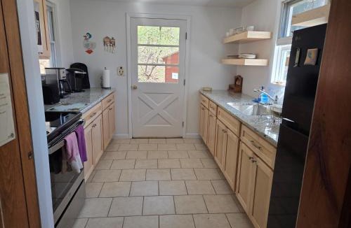 Hillsdale House | Tory Hill