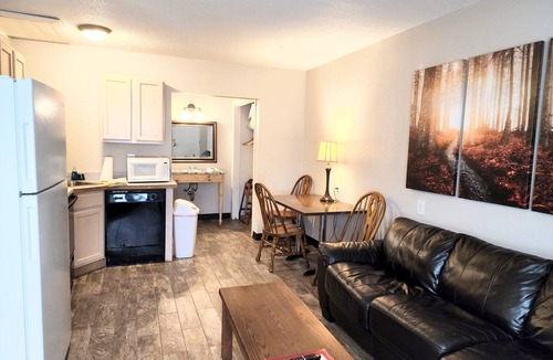 Hill City Hotel | Trails Inn Quadna Mountain Motel & RV