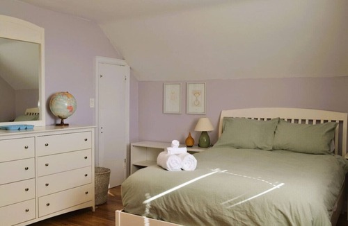 Niagara-on-the-Lake Cottage | Tranquil Country Cottage Niagara on the Lake