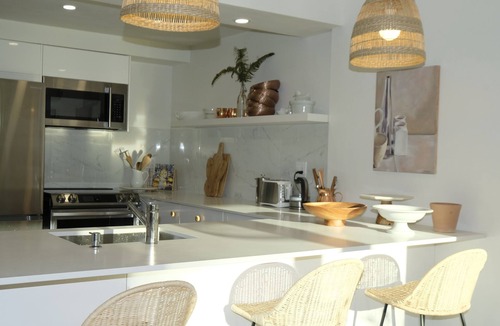 Downtown Vancouver Condo | Tranquil Oasis in Yaletown